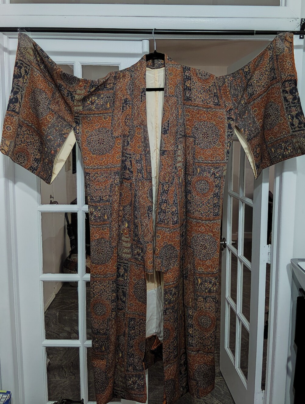 Authentic Japanese Orange & Navy Paisley Kimono Robe ๐๐๐ฎโ๐จ - Picture 2 of 4